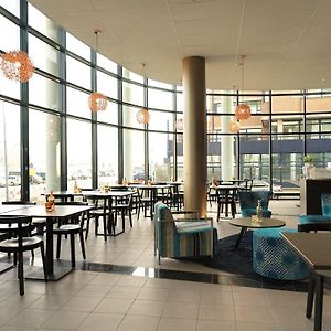 The Hague Teleport Hotel